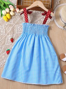 SHEIN 小女童草莓補丁貼格子圖案肩上打結吊帶連衣裙 - 藍白色 - 查看 2