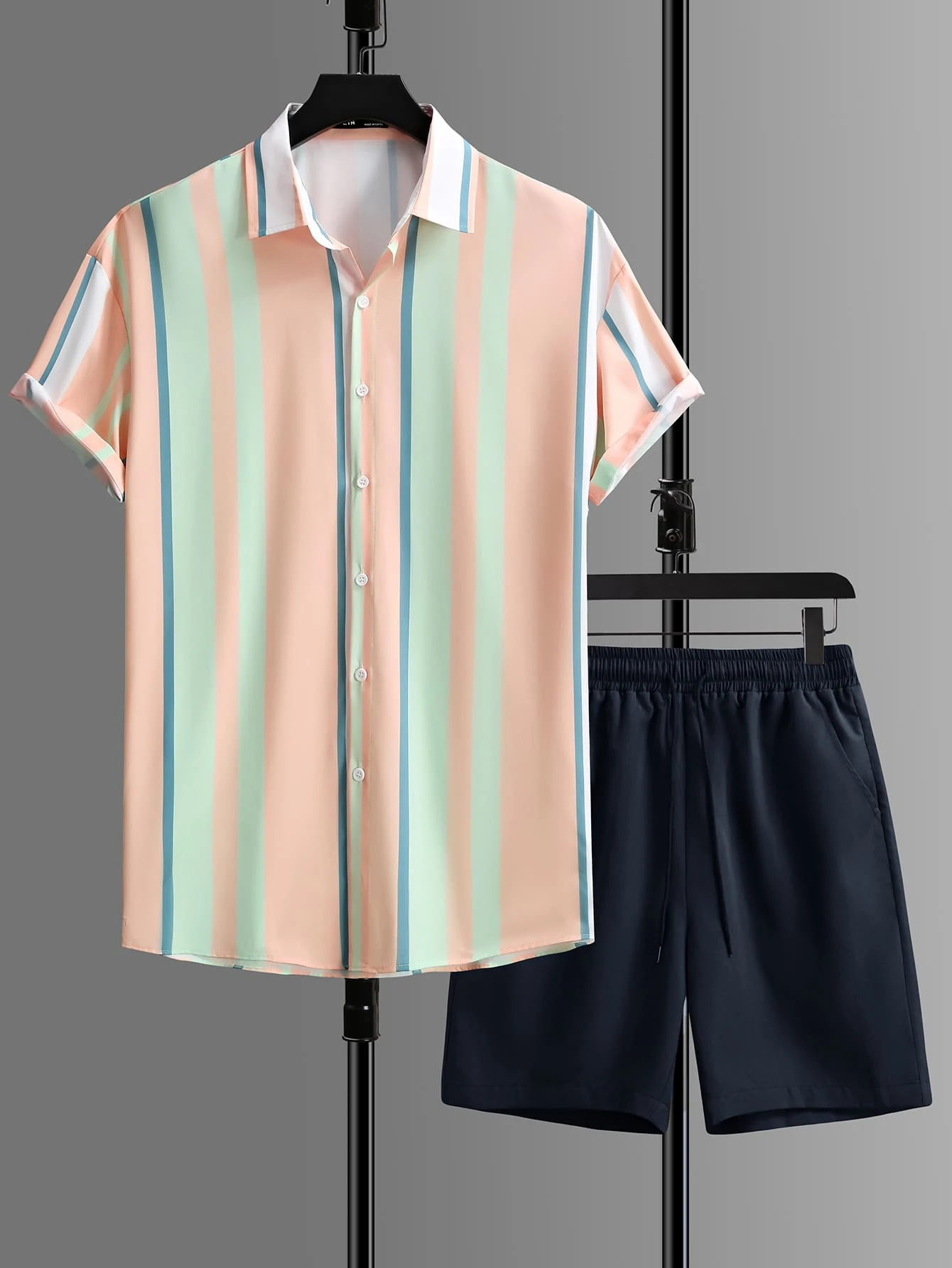 Manfinity Homme Hombres Camisa con estampado de rayas & Shorts de cintura con cordón - Multicolor - Ver 1