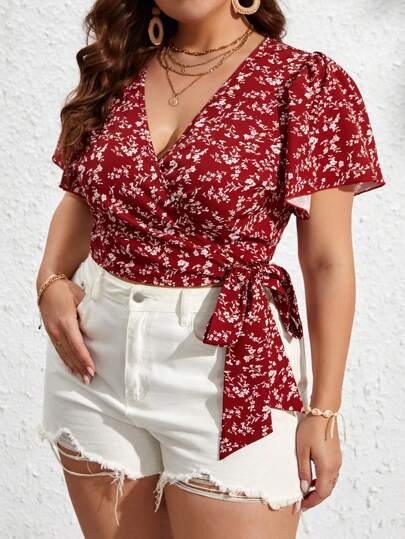 SHEIN VCAY Blusa bohemia de verano con estampado floral ditsy y nudo lateral para tallas grandes