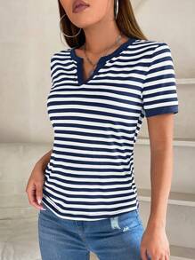 SHEIN PETITE Camiseta con estampado de rayas de cuello de muesca