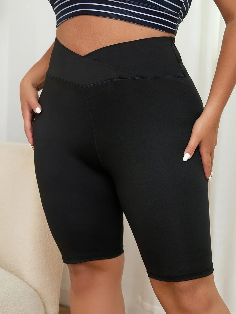 Yoga Basic Plus版式交疊腰運動短褲，摩托車短褲 - 黑色 - 查看 1