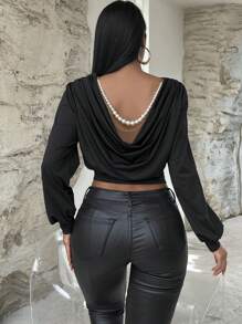 SHEIN BAE 垂墜後珍珠串珠墊肩短款T恤 - 黑色 - 查看 5