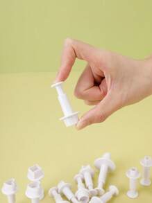 3pcs Solid Color Cute Star Shaped Cookie Cutter, Plastic Cookie Mold For DIY