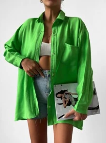 RueChic Solid Drop Shoulder Pocket Patched Button Up Oversized Shirt - màu xanh lá - Xem 5