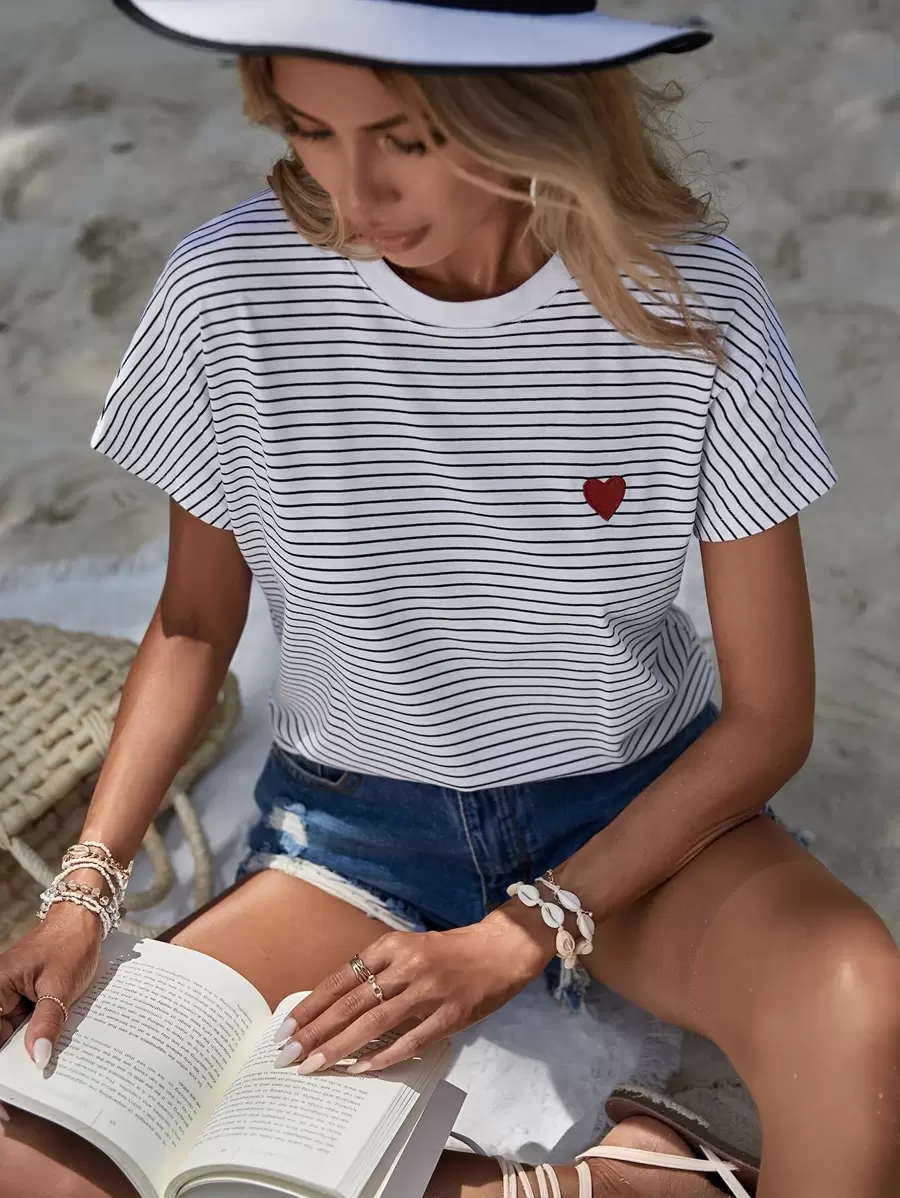 EURMUSE Striped Print Heart Embroidery Tee - Black and White - View 1