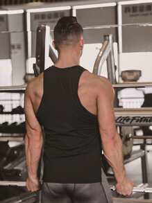 SHEIN Fitness Camiseta de tirantes deportiva de compresión con gráfico de letras y bajo dividido, estilo novio para hombres - Negro - Ver 2