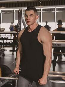 SHEIN Fitness Camiseta de tirantes deportiva de compresión con gráfico de letras y bajo dividido, estilo novio para hombres - Negro - Ver 4