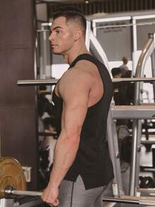 SHEIN Fitness Camiseta de tirantes deportiva de compresión con gráfico de letras y bajo dividido, estilo novio para hombres - Negro - Ver 5