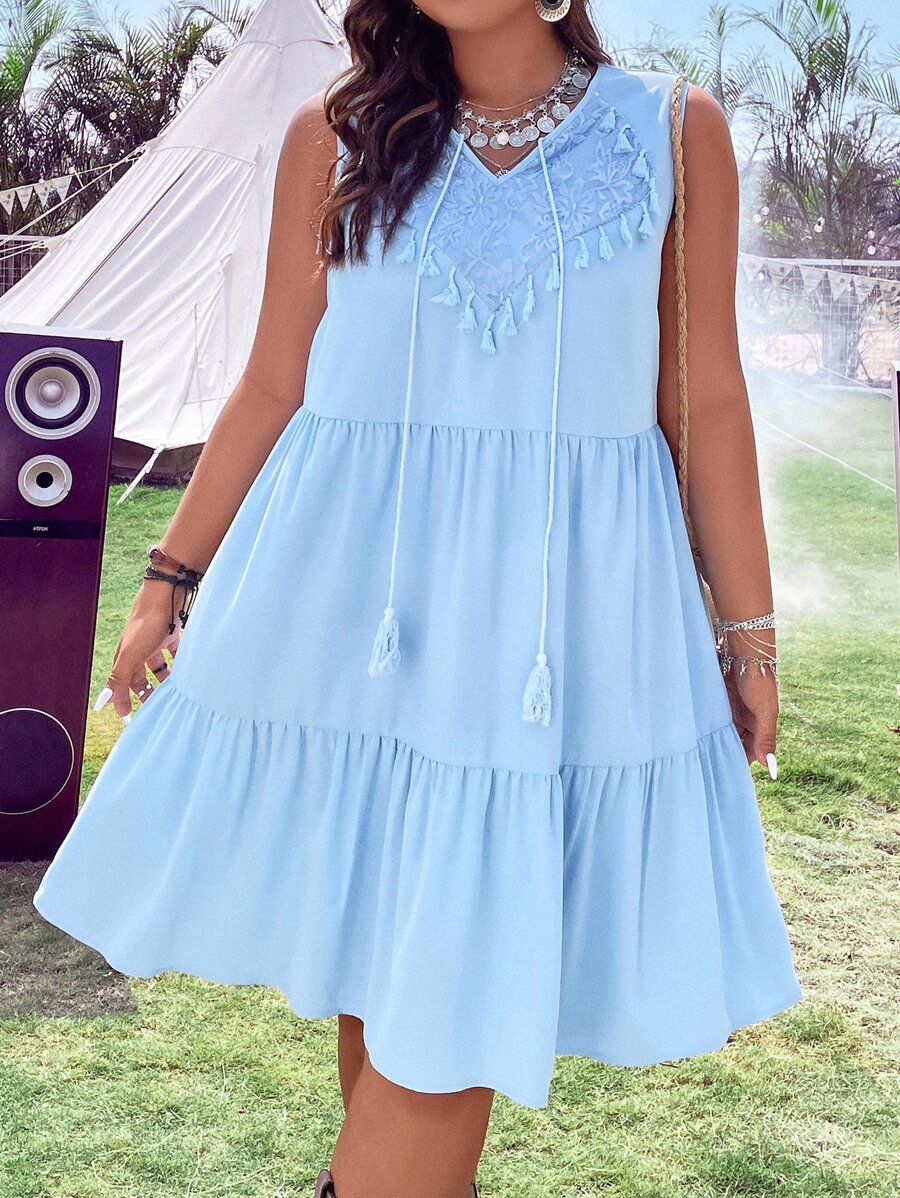 SHEIN LUNE 大碼蕾絲拼接流蘇繫帶領荷葉邊娃娃裙 - 淺藍色 - 查看 1