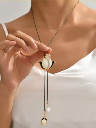 1條時尚人造珍珠花朵吊飾長項鍊,適用於女性日常裝飾