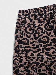 Manfinity RebelGame Men Leopard Print Shorts - Multicolor - View 5
