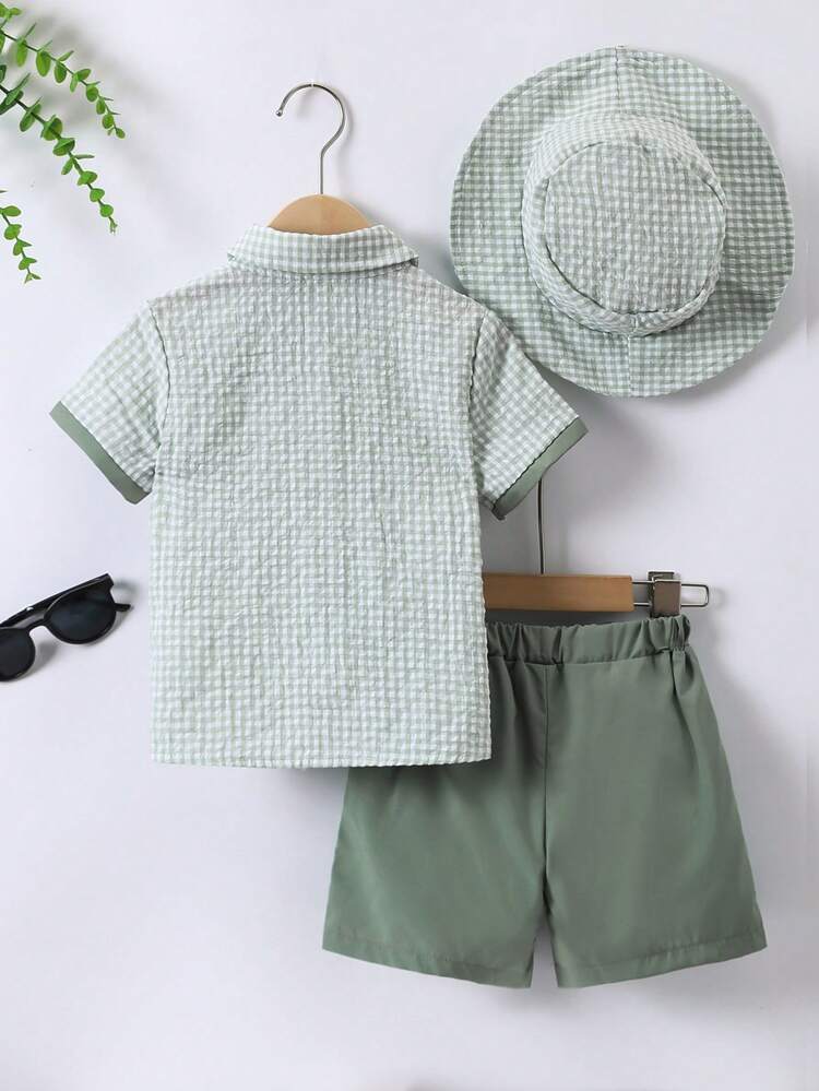 Conjunto de dos piezas a cuadros verdes para niño joven con top de manga corta con cuello y pantalones cortos regulares para estilo callejero informal y vacaciones, verano