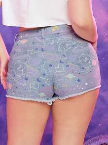 SHEIN X Care Bears Plus Heart & Letter Graphic Raw Hem Denim Shorts - Light Wash - View 2