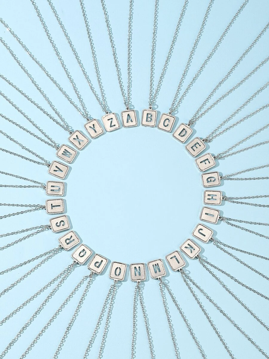 Collar con diseño de letra con diseño geométrico - Plata antigua - Ver 1