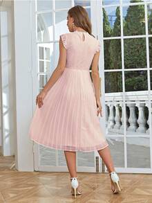 Simplee Guipure Lace Panel Pleated Hem Dress Without Belt - Baby Pink - View 2