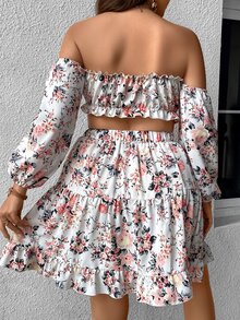 SHEIN Holidaya con estampado floral de hombros descubiertos Top crop & bajo con fruncido Falda - Multicolor - Ver 2