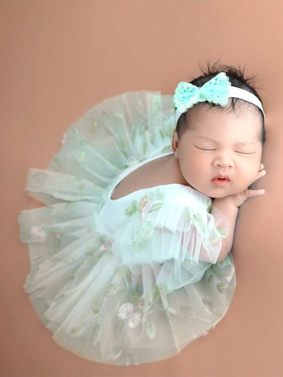 Newborn Photography Appliques Embroidery Mesh Overlay Ruffle Trim Dress & Accessory Headband - White - View 1