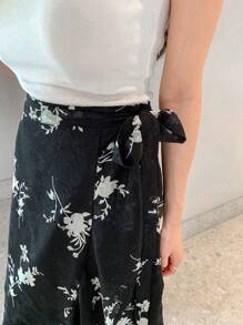 DAZY In hoa Xù Hoa Sen Bọc Nút ven Váy - màu đen - Xem 9