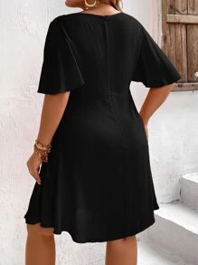 SHEIN VCAY 大碼前打結蝴蝶袖深V領連衣裙 - 黑色 - 查看 2