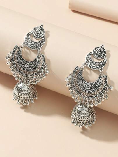 أقراط القطرة من الكرات المزخرفة بالشرابات