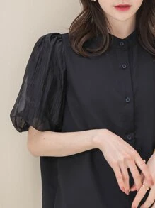 DAZY Blusa unicolor con botón delantero de manga farol - Negro - Ver 3