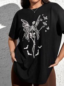 SHEIN EZwear Camiseta de cuello caído con estampado de calavera y mariposa para verano, talla grande - Negro - Ver 1