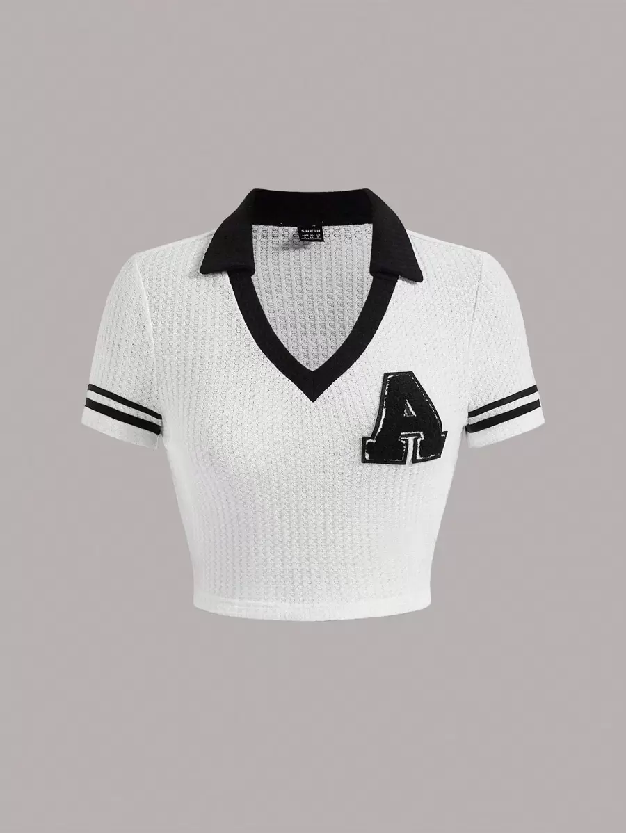 SHEIN MOD Camiseta corta con parche de letra y ribete a rayas, estilo verano