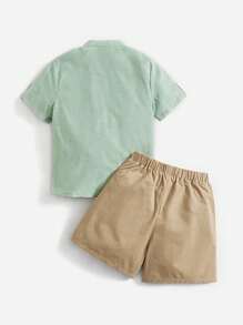 SHEIN Leap Crew 2 件套年轻男童休闲舒适鹿图案短袖衬衫和短裤套装