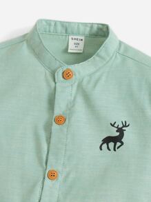 SHEIN Leap Crew 2 件套年轻男童休闲舒适鹿图案短袖衬衫和短裤套装