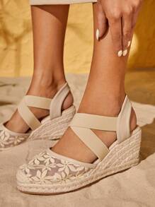 SheIn VCAY 女士花卉刺繡編織露跟度假夏天坡跟鞋 - 杏色 - 查看 5