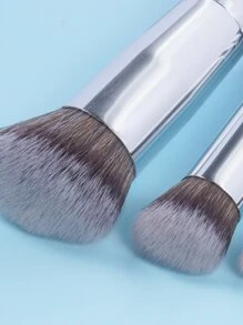 MAANGE 3件套专业化妆刷套装，包含散粉刷、遮瑕刷、高光刷和修容刷。刷毛柔软，便携易用，是旅行化妆的理想之选。套装包含多种化妆刷，是化妆工具的完美组合，也是馈赠佳品。 - 黑色 - 查看 8