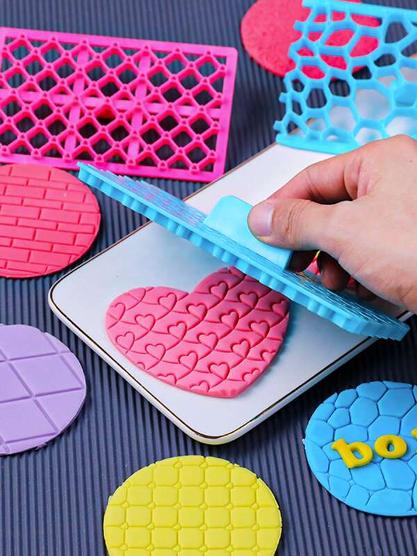 1pc Heart Shaped Blue Cookie Cutter, Plastic Multifunction Cake Mold For DIY