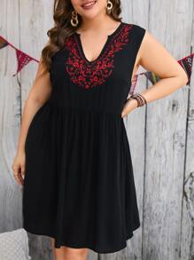 EMERY ROSE Plus Floral Embroidery Notched Neckline Smock Dress - Black - View 1