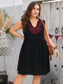 EMERY ROSE Plus Floral Embroidery Notched Neckline Smock Dress - Black - View 4