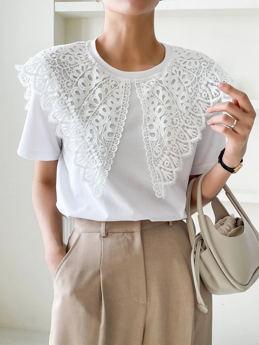DAZY 对比色凸纹蕾丝个性领 T 恤，荷叶边 - 白色 - 查看 1