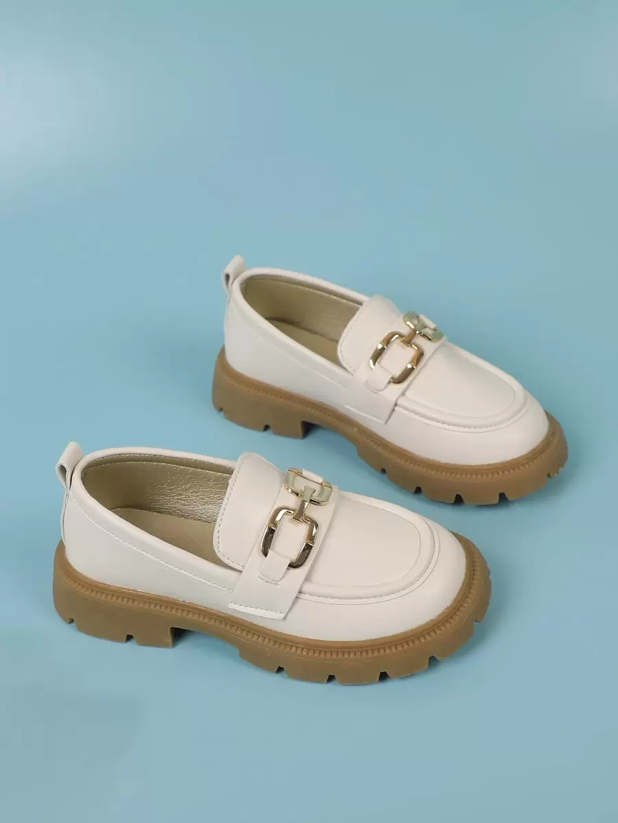 學院平底樂福鞋適用於金屬裝飾一腳蹬平底鞋 - 米色 - 查看 1