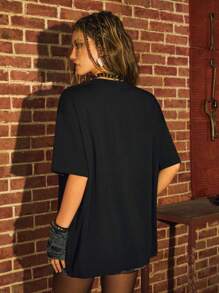 WB 100th | ROMWE Slogan Đồ họa Hoạt hình Áo thun Thả vai - màu đen - Xem 2