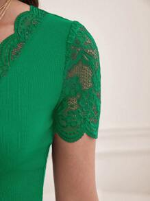 SHEIN Frenchy 蕾絲拼接貝殼邊T恤 - 綠色 - 查看 4