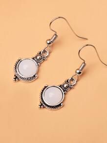 Pendientes largos con textura de metal - Beis - Ver 1