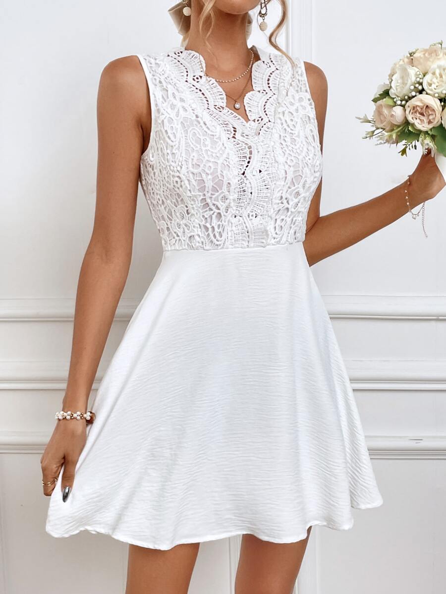 SHEIN Frenchy 素色貝殼邊上身蕾絲連衣裙