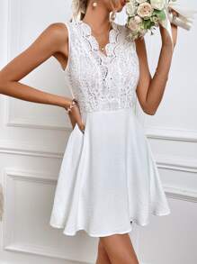 SHEIN Frenchy 素色貝殼邊上身蕾絲連衣裙