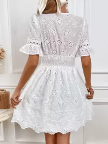 SHEIN Frenchy Đầm Tranh thêu Cắt ra Dải chun màu trơn Boho - trắng - Xem 2