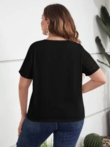 SHEIN LUNE 大碼素色蕾絲肩部T恤 - 黑色 - 查看 2