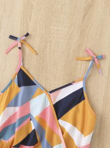 SHEIN 青少年女孩幾何印花吊帶連體短褲 - 彩色 - 查看 4