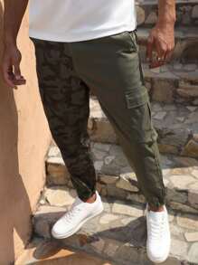 Manfinity Men Camo Print Flap Pocket Side Cargo Trousers - Army Green - View 5