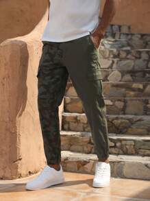 Manfinity Men Camo Print Flap Pocket Side Cargo Trousers - Army Green - View 6