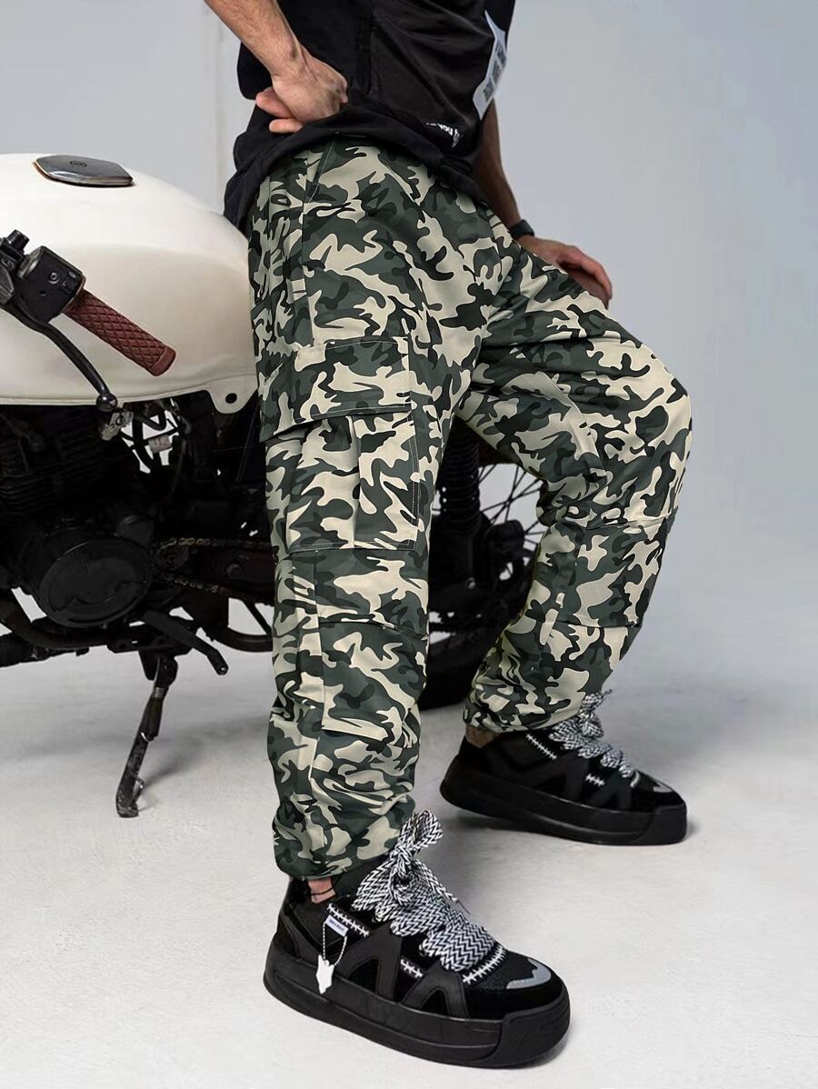 Manfinity Hombres Pantalones con estampado de camuflaje de cintura con cordón - Multicolor - Ver 1