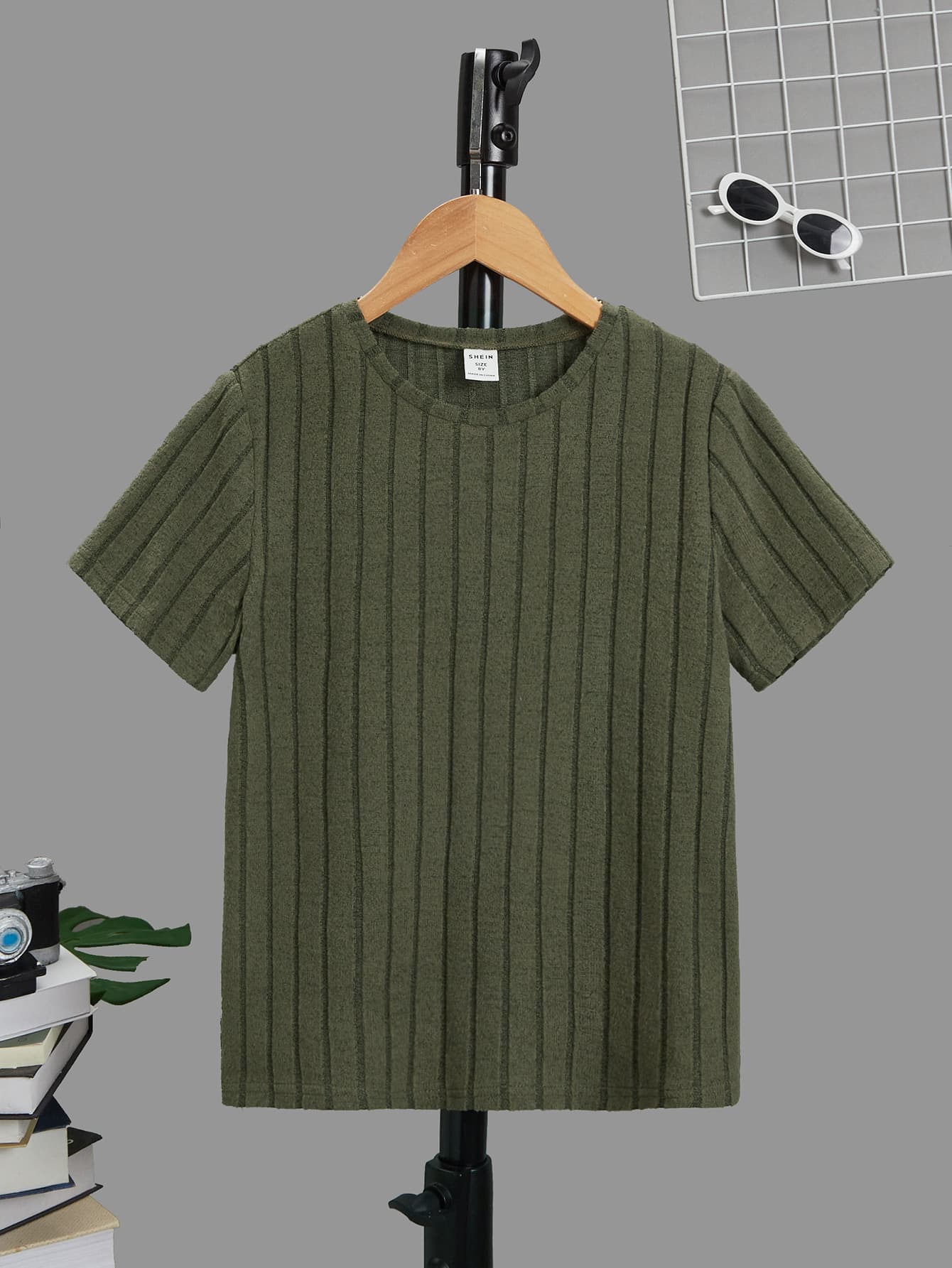 SHEIN Chicos Camiseta unicolor tejido de canalé - Verde militar - Ver 1