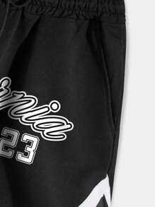 ROMWE MEN Prep Men Letter Graphic Striped Trim Basketball Shorts