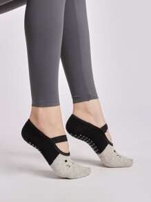 1pair Two Tone Cat Pattern Yoga Socks - Multicolor - View 3